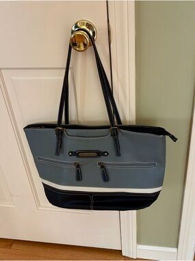 Stone Mountain Accessories Two-Tone Gray and Black Shoulder Tote with White Trim